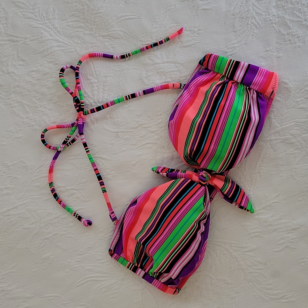 Victoria's Secret Swim Bikini Top Size M